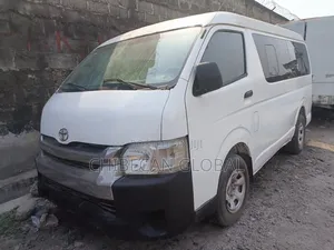 Toyota HiAce 2007 White