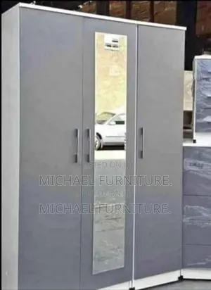 4 By 6 Wardrobe With Mirror