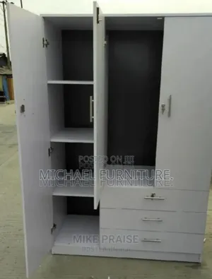 Refurbished 4 by 6 Wardrobe With 3 Drawers