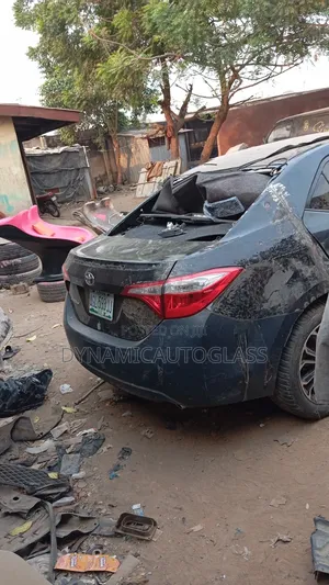 Corolla 2015 Back Windscreen