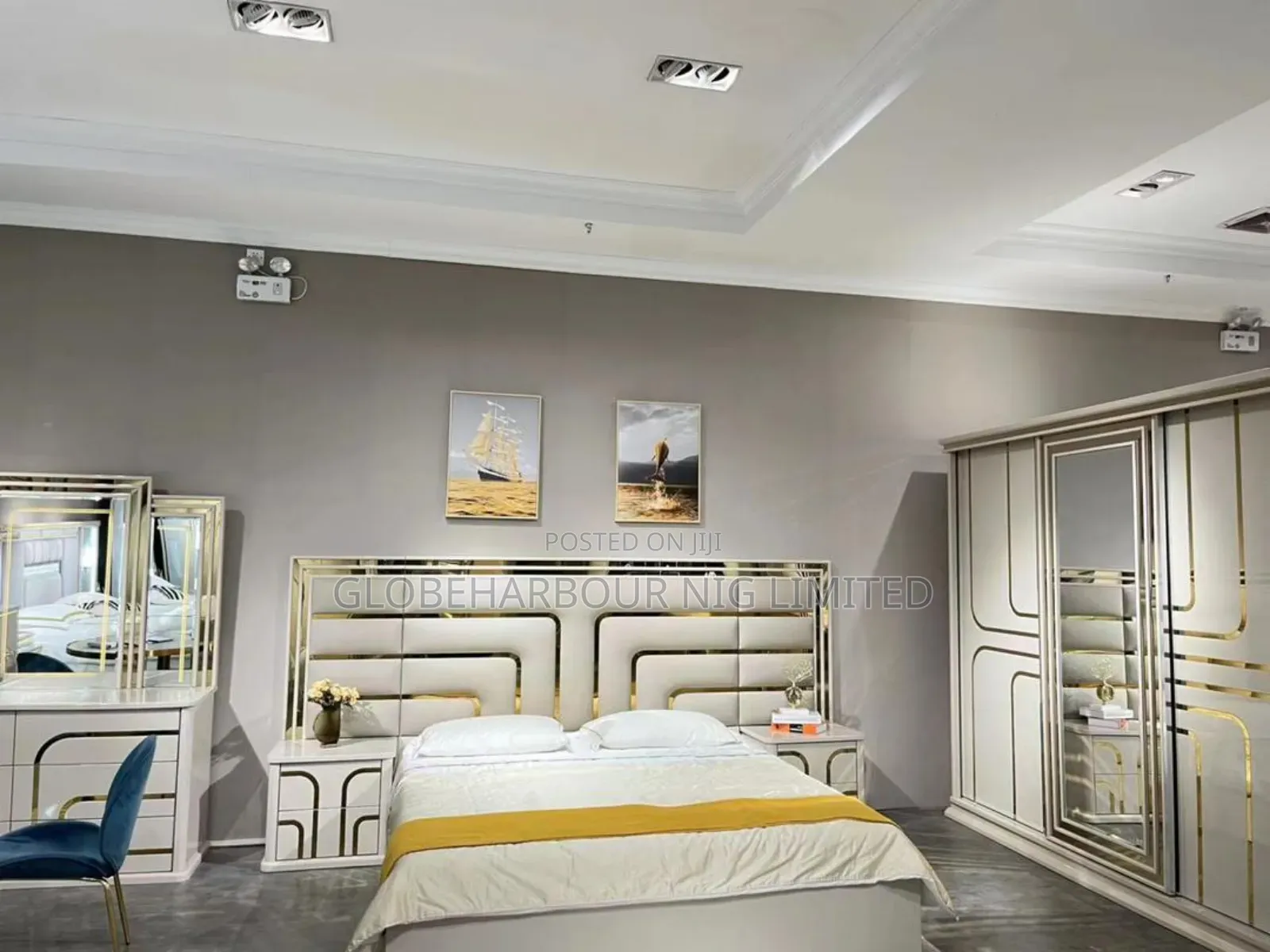 Executive Royal Bed