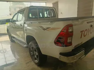 New Toyota Hilux 2024 White