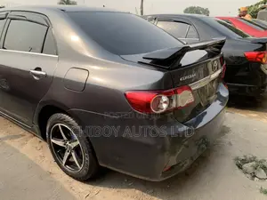 Toyota Corolla 2011 Gray