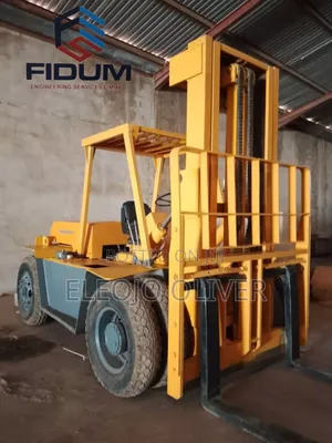 Rent Ten(10) Ton Forklift in Ikeja