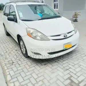Sienna Vehicle for Hire