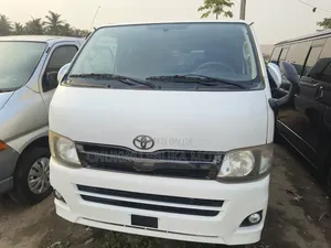 Toyota HiAce 2013 White