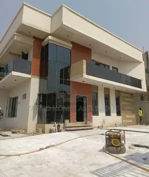 4bdrm Duplex in Carlton Gate Estate, for sale