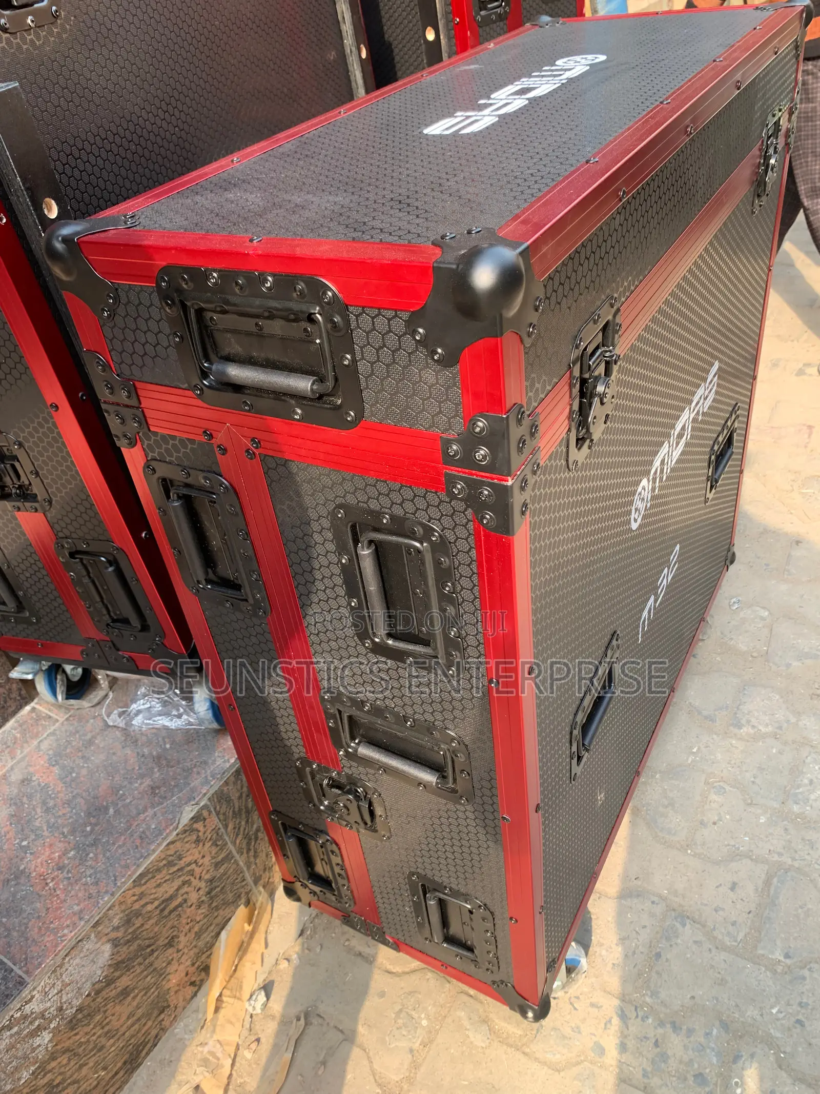 Quality Midas M32 Mixer Flight Case (Box)