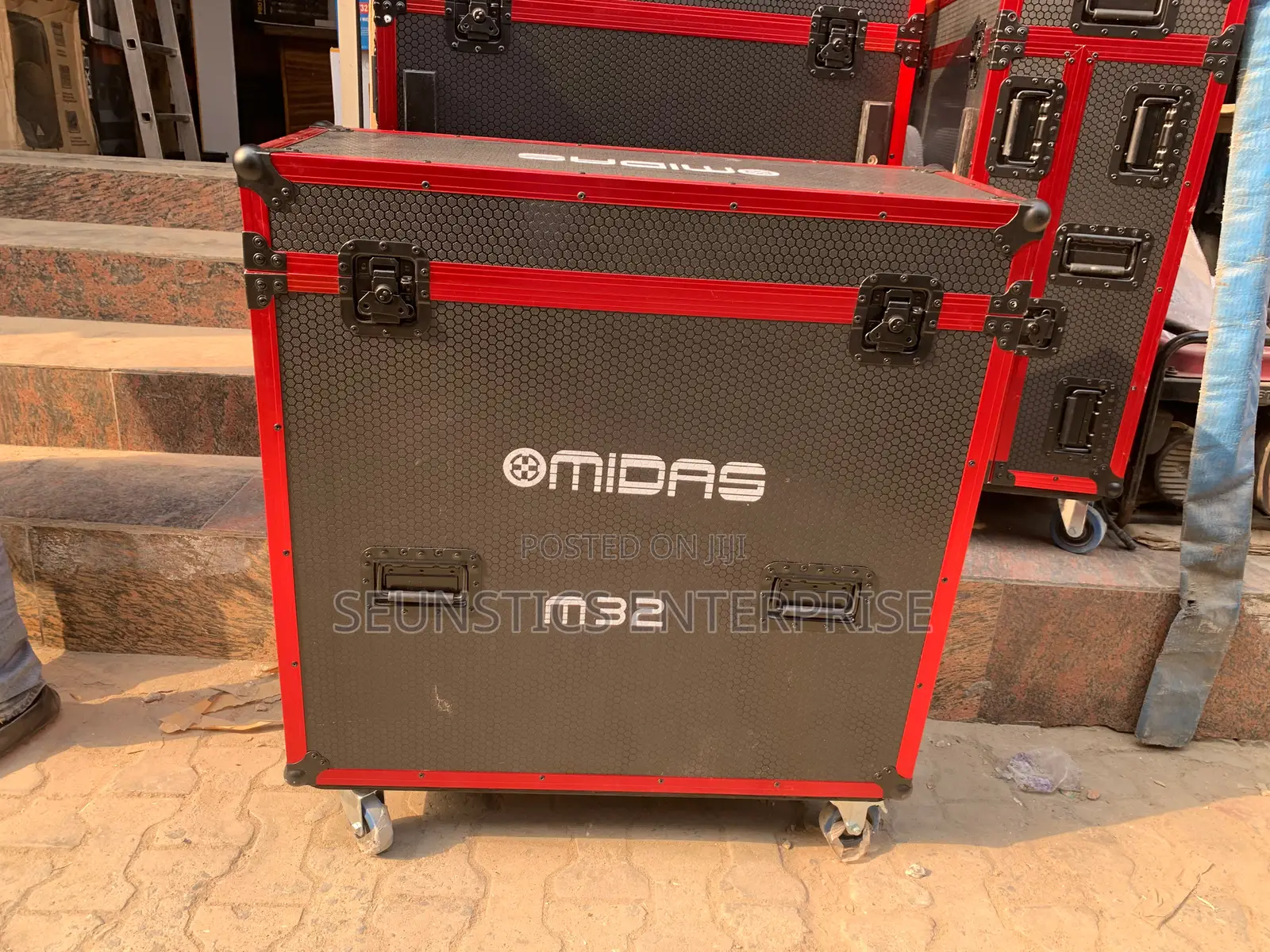 Quality Midas M32 Mixer Flight Case (Box)