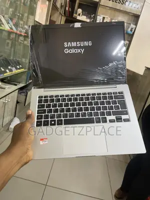 Laptop Samsung Galaxy Book 2 4GB Qualcomm Snapdragon X Plus SSD 128GB