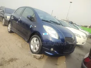 Toyota Yaris Base Hatchback 5dr 2010 Blue