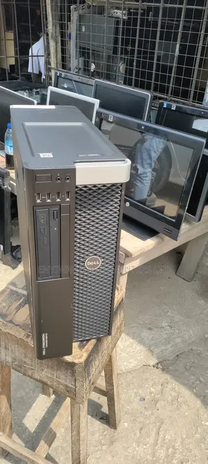 Desktop Computer Dell Precision 5820 32GB Intel Xeon HDD 1T