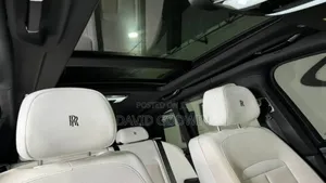 Rolls-Royce Cullinan Base 2019 White
