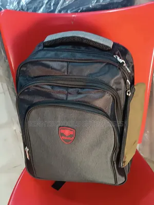 Medium HP Poilo Backpack, School and Conference Bag Wt Purse