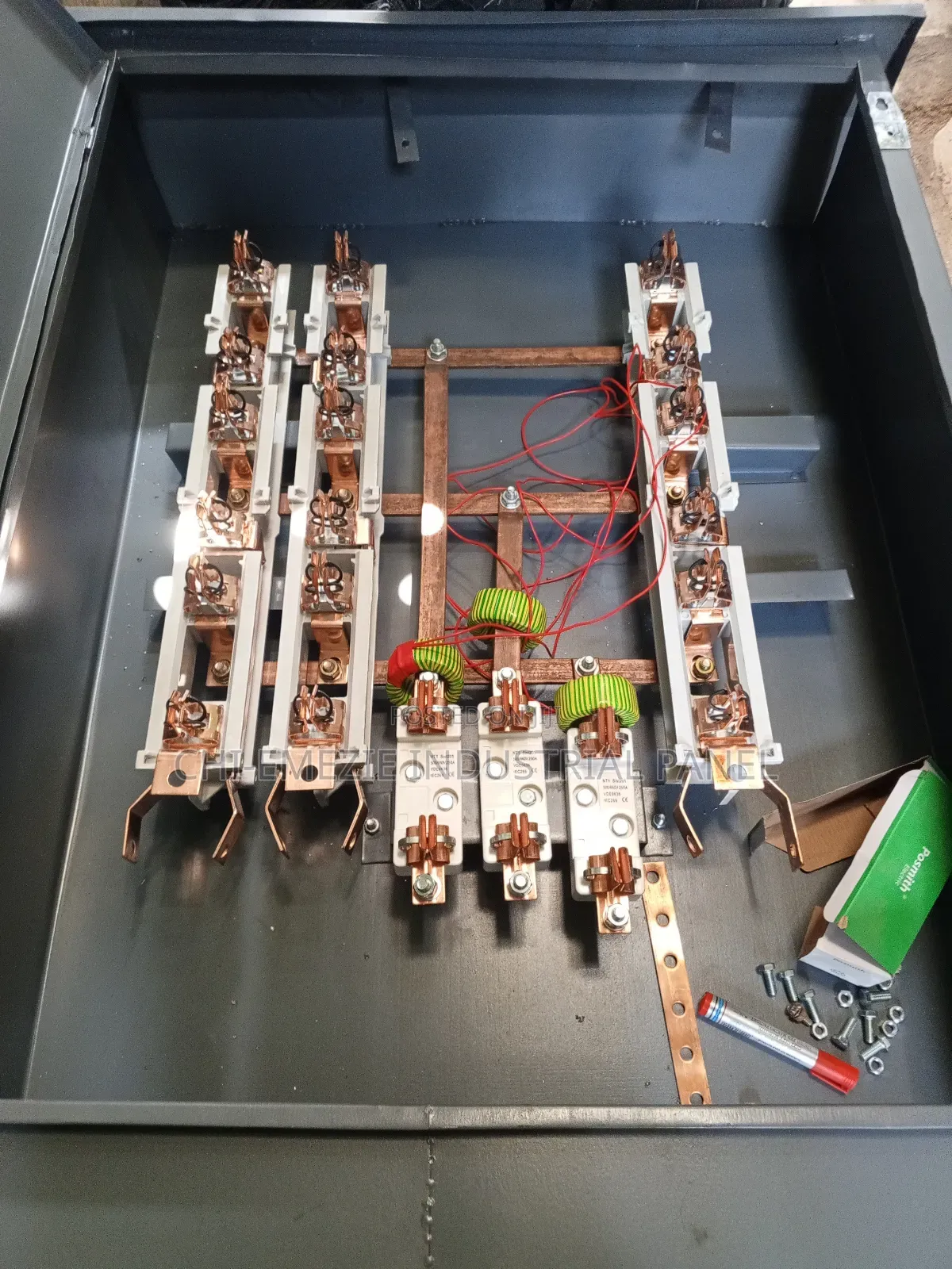 Feeder Piller