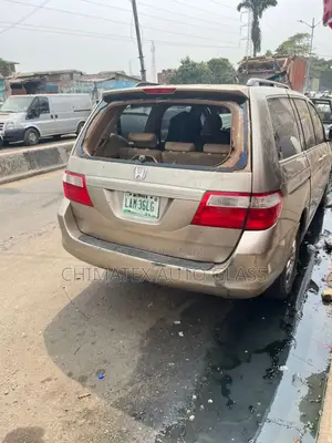 Honda Odyssey Back Glass Available We Deliver