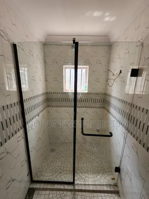 Very Neat Frameless Shower Glass