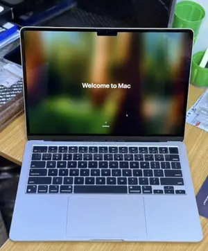 Laptop Apple MacBook Air 2022 M2 8GB Apple M2 SSD 256GB