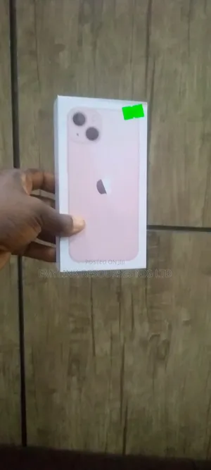 New Apple iPhone 13 128 GB Pink