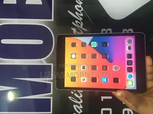 Apple iPad mini 4 128 GB Black