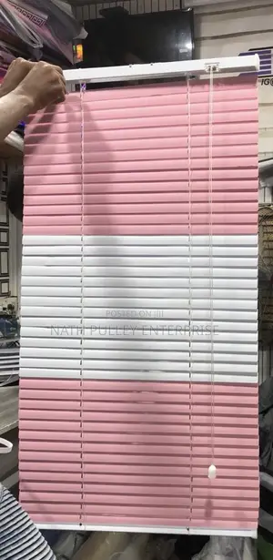 25mm Pink-White-Pink Venetian Blind