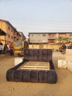 Short Head 6/6 Upholstery Bedframe