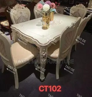 ROYAL Dining Table