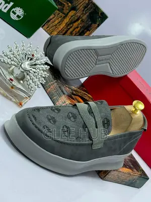 Grey-Soled Patterned Shoes