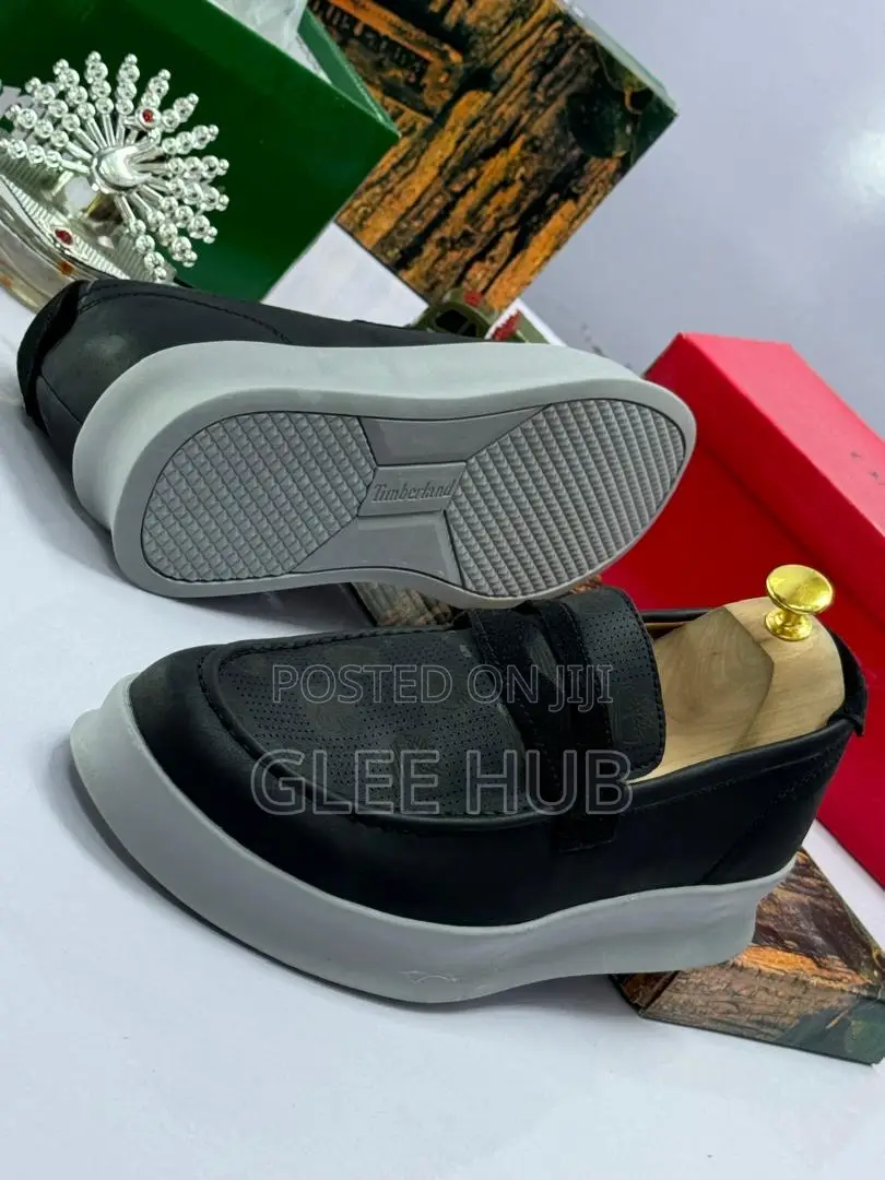 Grey-Soled Patterned Shoes