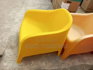 A Unique Big Plastic Chairs