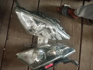 Headlights for Honda CR-V 2011