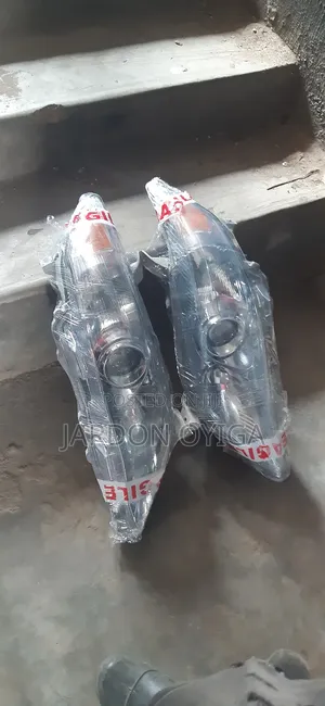 Head Light Toyota Camary 2010