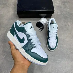 Jordan 1 Low SE