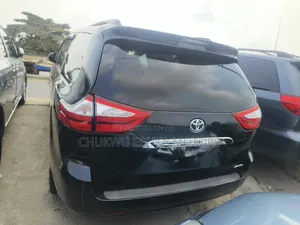 Toyota Sienna 2016 Black
