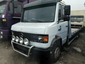 Mercedes-Benz 2005 White