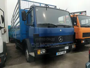 Mercedes 1317 Blue 8bolts