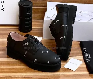 Givenchy Luxurious Lafers