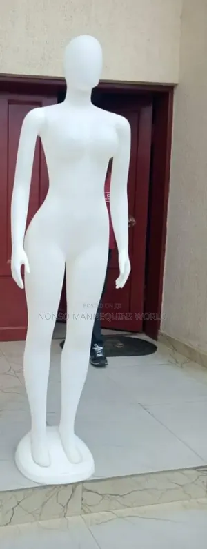 White Faceless Plastic Female Mannequin