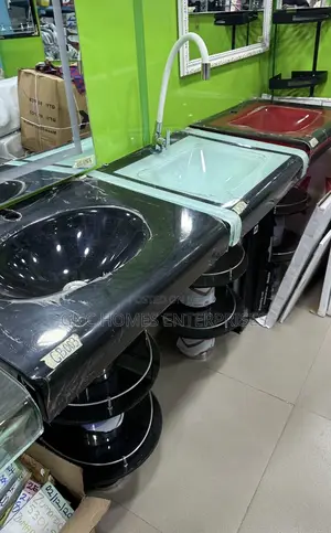 Glass Basin Dining Table