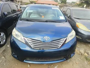 Toyota Sienna XLE AWD 7-Passenger 2013 Blue