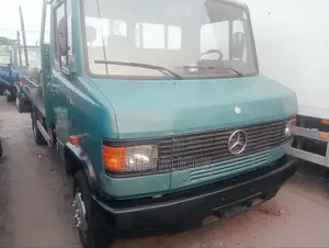 Mercedes-Benz 2000 Green