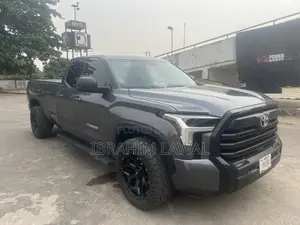 Toyota Tundra Limited CrewMax 5.5' Bed 2023 Gray