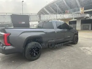 Toyota Tundra Limited CrewMax 5.5' Bed 2023 Gray