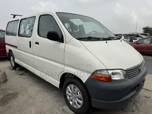 Toyota HiAce 2006 White