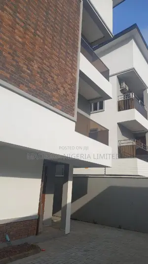 5bdrm House in Parkview Estate for sale