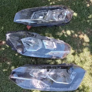 Headlights Volkswagen Polo 2017