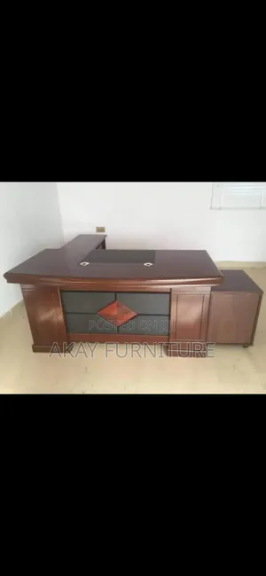 Executive Table 2meters