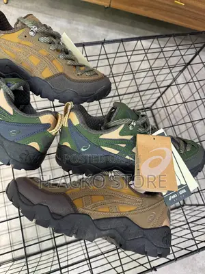 Original U.Sage X Asics Gel-pickax Hiking Sneakers