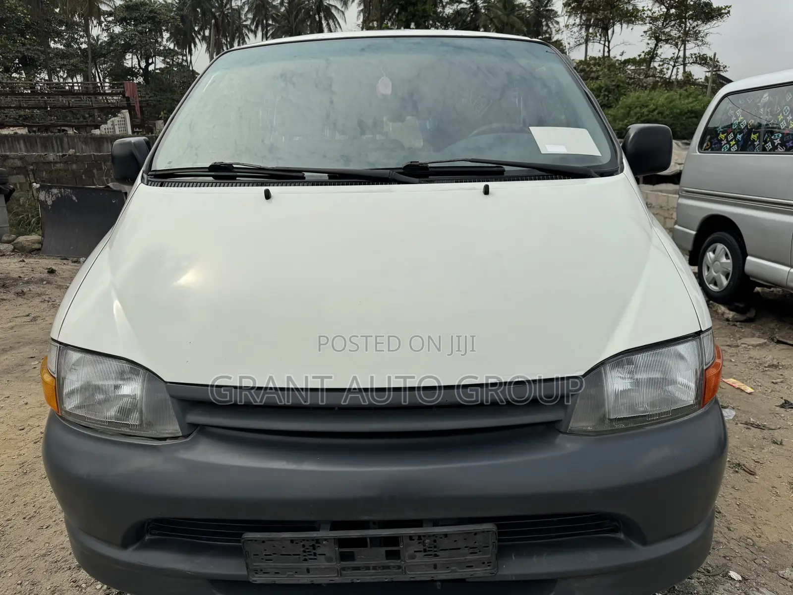Toyota HiAce 2005 White