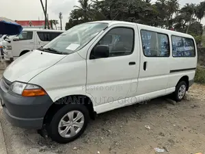 Toyota HiAce 2005 White